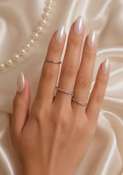 Mẫu nail ngọc trai thanh lịch